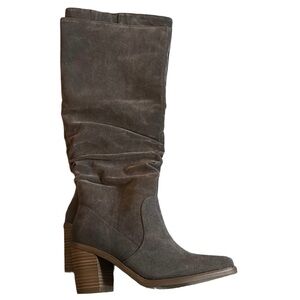 NWT Universal Thread Harlan boot